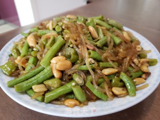 豇豆炒粉条步骤7