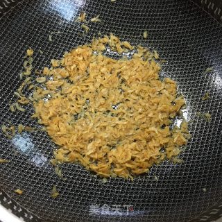 虾皮青椒丁步骤1