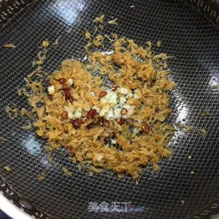 虾皮青椒丁步骤2