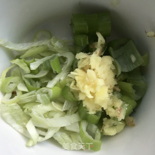 番茄炒黑豆腐步骤2
