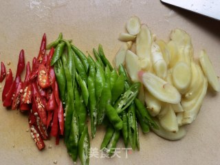 仔姜青花椒炒柴鸡步骤3