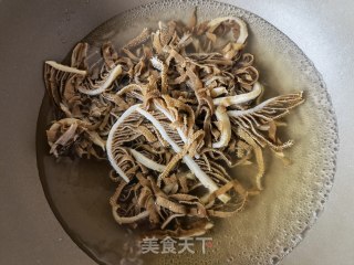 青红椒炒毛肚步骤3