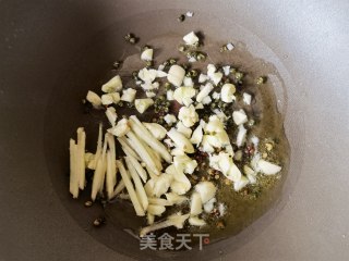 青红椒炒毛肚步骤5