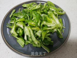 尖椒炒豆干步骤1