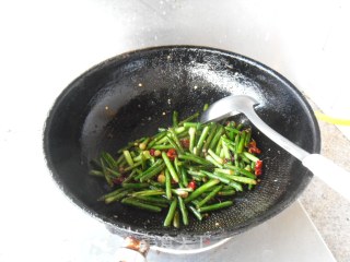 胡辣蒜苔步骤10