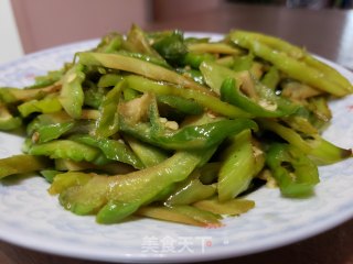 尖椒炒苦瓜步骤5