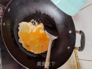 蛋炒青红双丝步骤2
