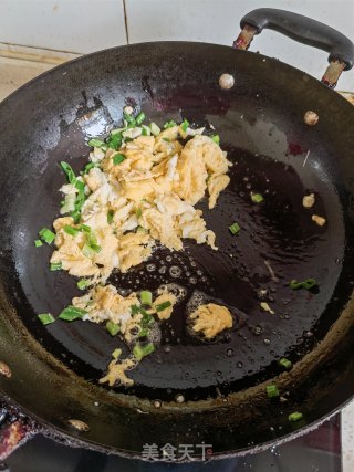 蛋炒青红双丝步骤3