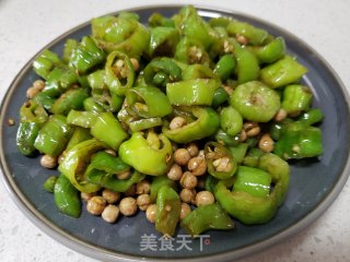 尖椒炒豌豆步骤5