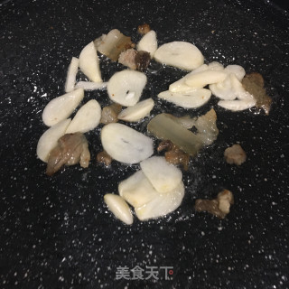 杏鲍菇炒白菜步骤3