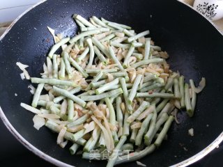 豇豆肉丝炒粉条步骤7