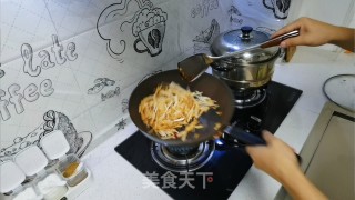 酸辣酱油土豆丝步骤5