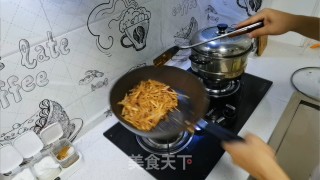 酸辣酱油土豆丝步骤7