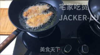 超级好吃的蒜香鸡排，外层的蒜香浓郁，混合着肉嫩多汁的鸡肉，好吃到停不下来。步骤7