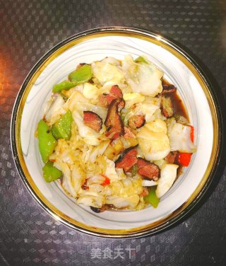 圆白菜尖椒炒腊肉步骤6