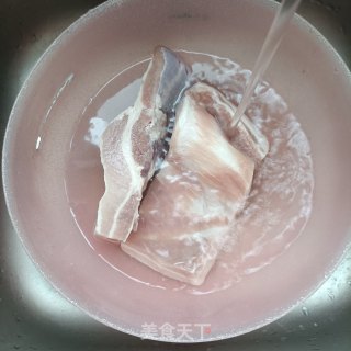 韭苔回锅肉步骤1