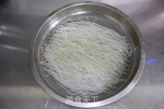 蚝油牛肉菠菜粉丝步骤2