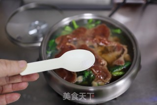 蚝油牛肉菠菜粉丝步骤7