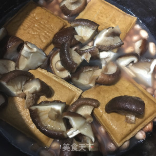 香菇豆干烧五花肉步骤6