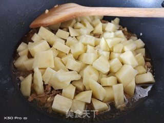 香辣肉末土豆步骤6