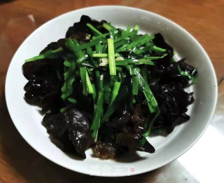 韭菜炒黑木耳步骤8