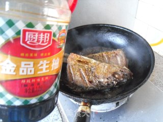 煎焖黄鱼步骤9
