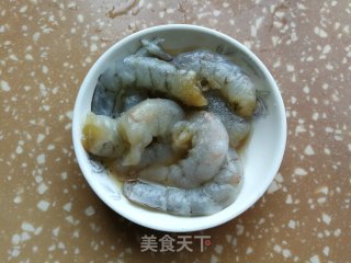 鲜虾丝瓜烧豆腐步骤1
