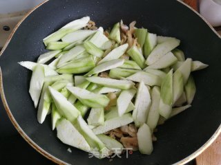 鲜虾丝瓜烧豆腐步骤5