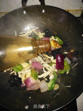 白玉菇炒鸡蛋步骤10
