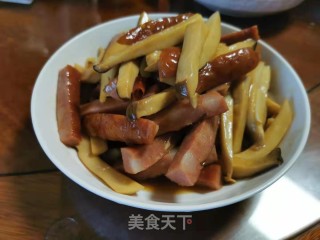 鸡腿菇炒红肠步骤8