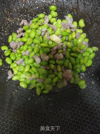 毛豆炒肉末步骤7