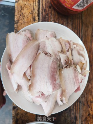 五花肉炒杏鲍菇步骤2