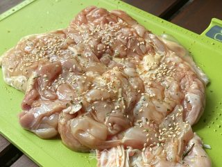 只需要几分钟，在家轻松搞定多汁美味的照烧鸡！步骤3