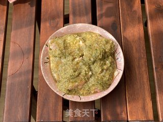 舔手指的蒜香鸡翅，香味捅破天花板！步骤3