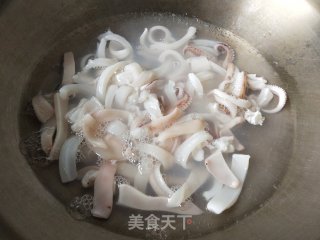 洋葱炒鱿鱼步骤4