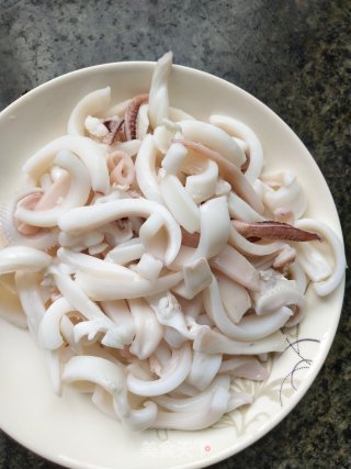 洋葱炒鱿鱼步骤5