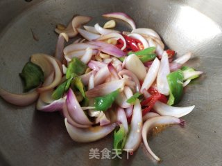 洋葱炒鱿鱼步骤9