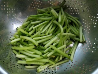 番薯叶梗炒肉丝步骤2