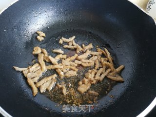 番薯叶梗炒肉丝步骤3