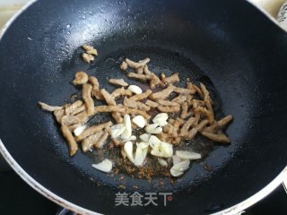 番薯叶梗炒肉丝步骤4