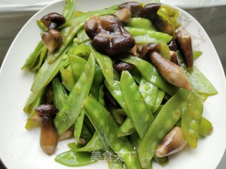 鸡枞菌炒荷兰豆步骤7