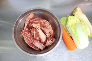 麻辣牛肉焖锅步骤1