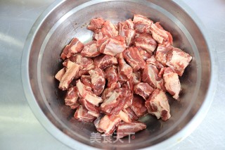 麻辣牛肉焖锅步骤2