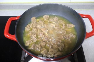 麻辣牛肉焖锅步骤5