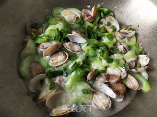 花蛤炒丝瓜步骤6