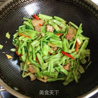 肉片炒空心菜步骤5