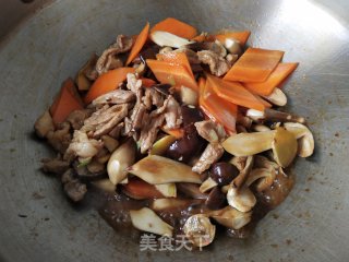 鸡枞菌炒肉丝步骤9
