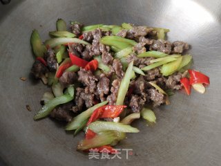 西芹炒牛滑步骤9