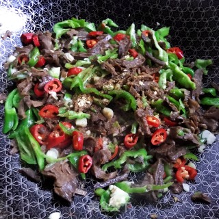 青红椒炒烟笋步骤7