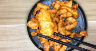 糖醋鸡胸肉，万能糖醋汁，酸酸甜甜，超级嫩滑好吃。步骤11